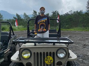 Apriyani Rahayu Raih Emas Olimpiade Tokyo, Lihat Lagi Posenya di Atas Mobil Jeep
