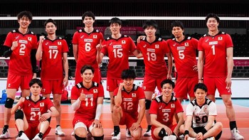 Ran bersama rekannya di tim nasional Jepang. Foto: dok Instagram/ran.volleyball0902