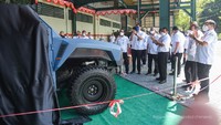 VP Inovasi PT Pindad (Persero), Windu Paramartha menyampaikan, kendaraan MV2 4x4 ini diharapkan dapat menjadi kebanggaan serta menjadi bukti bahwa putra-putri bangsa Indonesia mampu bersaing dengan menghasilkan inovasi  produk yang berkualitas.  (dok. Pindad (Persero))