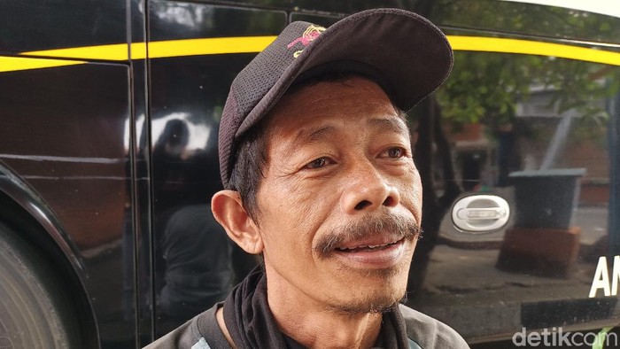 Pedagang Asongan Merupakan Salah Satu Contoh Peran Masyarakat Sebagai