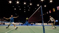 Bagaimanapun Muamar Qadafi dan Cordon mencetak sejarah untuk negaranya sebagai pebulutangkis yang sukses di Olimpiade Tokyo 2020. Hal itu pun turut diakui Kepala bidang Hubungan Internasional PBSI, Bambang Roedyanto. WILLIAM WEST/AFP via Getty Images.