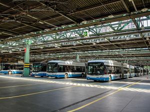 Canggih! Siemens Buat Parkiran Bus yang Bisa Isi Daya 45 Bus Listrik