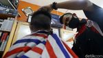 Suasana Potong Rambut di Barbershop Saat PKKM Level 4