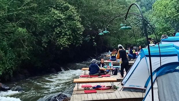 Tempat camping Pineus Tilu di Pangalengan, Bandung