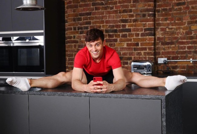 Tom Daley juga merupakan peserta termuda di Olimpiade Beijing 2008. Kala itu usianya baru 14 tahun. Namun dia dan rekan setimnya, Blake Aldridge, gagal meraih kemenangan. Meski begitu ia tetap menoreh prestasi karena usianya yang masih sangat muda dan sudah dipercaya mewakili negara ke ajang olahraga terbesar dunia. Foto: Instagram/@tomdaley