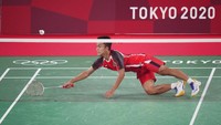 Tunggal putra Indonesia terus gagal meraih medali di ajang Olimpiade. Penantian panjang 17 tahun akhirnya dipecahkan oleh Anthony Sinisuka Ginting. AP/Dita Alangkara