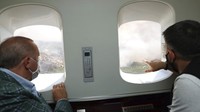Erdogan memantau kebakaran hutan yang terus berkobar dan melebar. Turkish Presidency via AP  