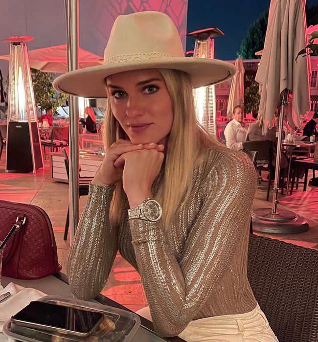 Sebagai seorang atlet, Alysha memang punya bentuk tubuh atletis yang dikagumi baik pria dan wanita. Ia pun pernah ditunjuk untuk menjadi model lingerie Agent Provocateur bersama sesama atlet Olimpiade lain di 2020. Foto: Instagram Alysha Newman