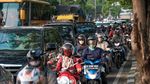 Arus Lalin Ciputat Merayap Gegara Truk Mogok