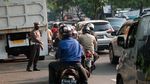 Arus Lalin Ciputat Merayap Gegara Truk Mogok