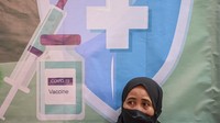 DKI Jakarta membuka opsi untuk membuka sejumlah kegiatan warga dengan syarat vaksin, Salas satunya Golkar DPRD DKI Jakarta yang meminta kantor-kantor pemerintahan tidak melayani warga yang belum divaksin. ANTARA FOTO/M Risyal Hidayat