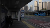 Ia menyebut ekonomi harus jalan dan tumbuh tapi warga juga musti sehat jadi jalannya adalah vaksin. Kalau perlu warga yang bandel tidak mau vaksin, tidak usah dilayani di kantor-kantor pemerintahan karena dia juga tidak mau patuh pada keselamatan orang banyak. ANTARA FOTO/Indrianto Eko Suwarso