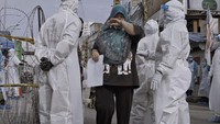 Dalam beberapa pekan terakhir, infeksi virus corona di Malaysia telah menyebar dengan cepat. Kasus harian di negara itu pada pekan ini menyentuh rekor tertinggi