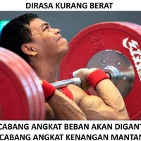 Biar lebih berat kenangan mantan ditambah dengan angkat mantannya aja sekalian. Ada yang berminat ikut? Foto: instagram.com/andumhumor