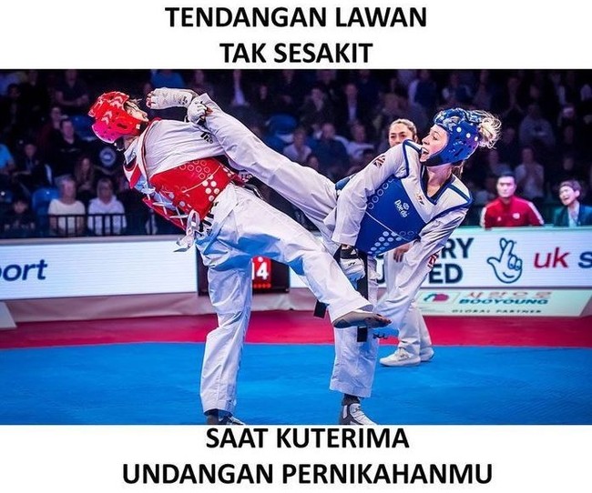 Tendangan lawan saat lagi bertarung taekwondo sih bisa sembuh dalam beberapa hari. Tapi rasa sakit karena nerima undangan pernikahan kamu dengan yang lain kayaknya bakal butuh waktu yang lama buat sembuh. Foto: instagram.com/andumhumor