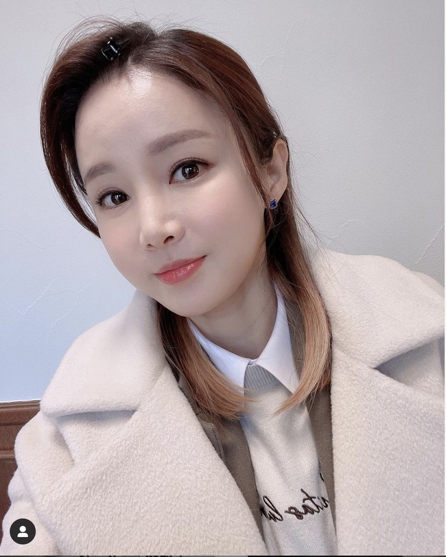 “Saat itu operasi kelopak mata mulai populer. Bahkan di organisasi anggar, ada beberapa senior yang operasi juga,” tuturnya. Foto: Instagram/@fencing2020