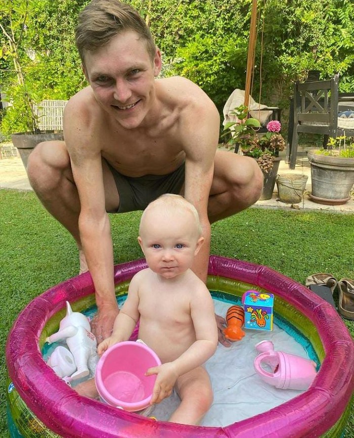 Galeri Viktor Axelsen Viktor Axelsen, Juara Olimpiade Bulu Tangkis yang Hobi Makan Sehat
