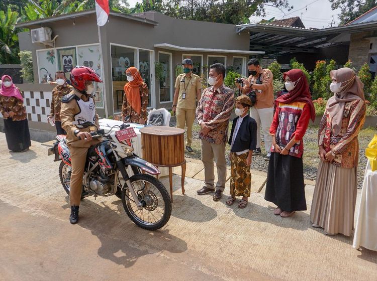 Hajatan Drive-Thru Jadi Andalan Kondangan di Saat Pandemi