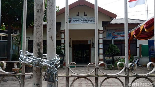 kades di jombang gembok puskesmas