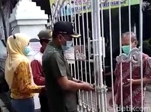 Heboh, Kades di Jombang Gembok Pintu Gerbang Puskesmas