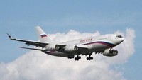 Pesawat berjenis Ilyushin IL-96-300 ini digunakan oleh Presiden Rusia Vladimir Putin. Fitur canggih pesawat ini adalah bisa terbang tanpa terlihat di udara. Dok. Paramountbussinesjets.