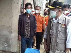 Sambangi Sukabumi, Menko PMK Temukan Warga Tak Dapat Bansos