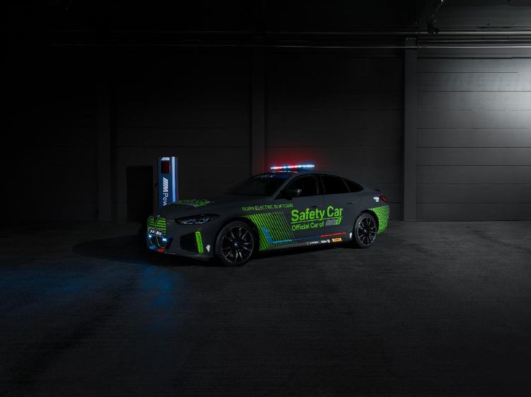 Ini Mobil Listrik Pertama BMW M yang Jadi Safety Car MotoE