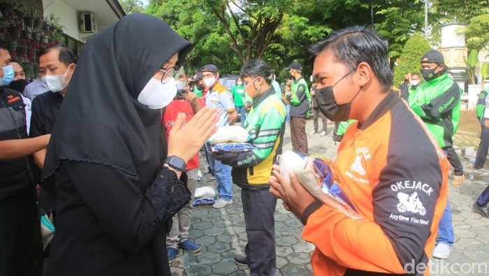 pemkab salurkan beras ke ojol