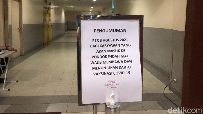 Pengumuman wajib sertifikat vaksin di PIM Pengumuman wajib sertifikat vaksin di PIM Jaksel