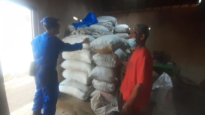 Polda DIY membeli beras hasil panen petani di Kulon Progo