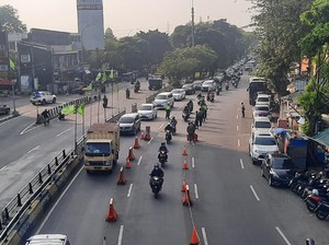 Luhut-Airlangga Umumkan Nasib PPKM Level 4 Malam Ini