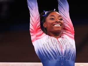 Pernah Suntik Botox, Simone Biles Cerita Wajahnya Jadi Begini