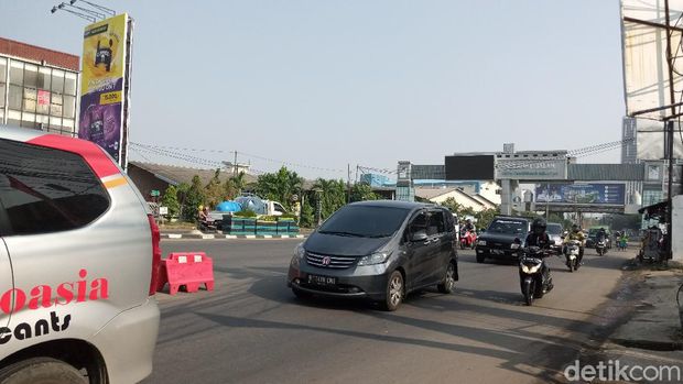 Suasana di Titik Penyekatan Serpong Tangsel