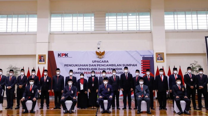 Sumpah Jabatan Penyelidik-Penyidik Lolos TWK,