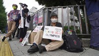 PM Suga menyatakan tidak akan membatalkan atau menunda Olimpiade dan Paralimpiade.  Di sisi lain, Otoritas Jepang mencatat ada 2.848 kasus baru Corona pada Selasa (27/7).