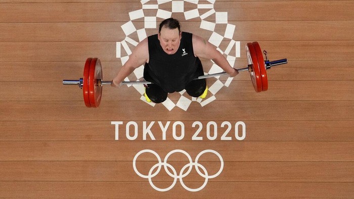 Tokyo Olympics Weghlifting Laurel Hubbard of New Zealand competes in the women's +87kg weightlifting event at the 2020 Summer Olympics, Monday, Aug. 2, 2021, in Tokyo, Japan. (AP Photo/Luca Bruno)
