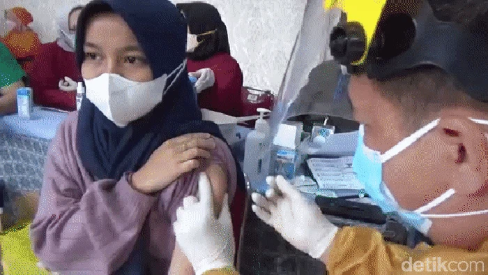 Vaksinasi Anak di Kuningan