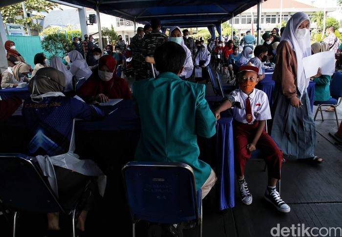 Vaksinasi Pelajar Vaksinasi Pelajar
