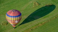 Ajang Fiesta Fortnight yang akan berlangsung hingga Minggu 15 Agustus 2021 ini menampilkan ratusan balon udara yang akan lepas landas dari berbagai lokasi di seluruh kota.