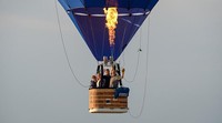 Penyelenggara Bristol International Balloon Fiesta telah mengganti acara spektakuler tahunannya dengan nam acara Fiesta Fortnight.