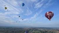 Lebih dari 700 nominasi diajukan oleh penduduk setempat untuk membantu memilih lokasi dari mana balon akan lepas landas. Ini termasuk taman lokal, ruang publik, tempat parkir mobil dan jalan.
