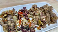 Empat gerai di Depok ini menyediakan sei sapi sambal matah sebagai salah satu menu andalan. Harganya berkisar Rp 33-39 ribu per porsi, sudah dengan nasi dan pelengkap.