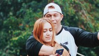 5 Artis Pria Nikahi Perempuan Lebih Muda, Ada yang Terpaut 45 Tahun