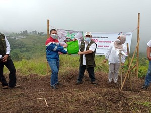 Pertamina Sumbang Ribuan Bibit Tanaman ke Warga Tasikmalaya