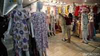 Sebab, pemerintah telah melakukan berbagai langkah untuk menahan dan mengatasi pandemi COVID-19 yang sempat mencatatkan rekor kasus karena varian Delta.
