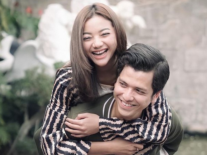 Glenca Chysara dan Rendi Jhon