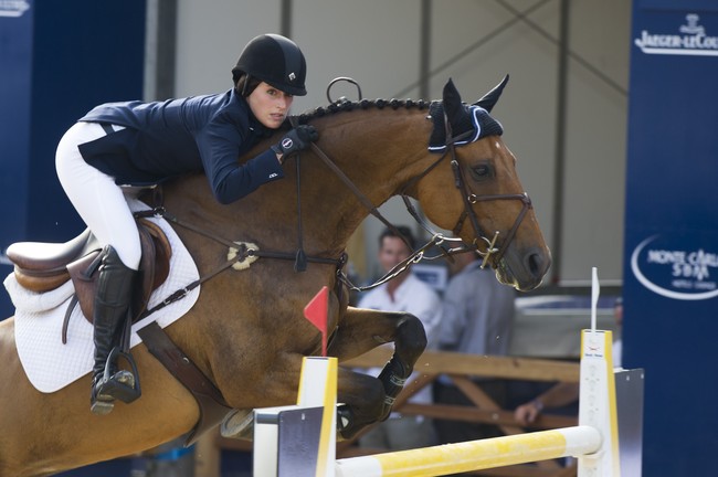 Olahraga berkuda lantas ditekuni secara serius oleh Jessica Springsteen. Ia beberapa kali berpartisipasi di kompetisi tingkat nasional dan internasional. Salah satu pencapaian terbesarnya adalah menjadi peserta Grand Prix, ajang tertinggi di dunia berkuda. (Foto: Getty Images)