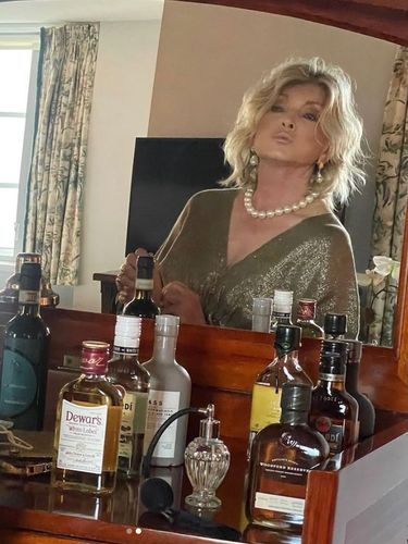 Martha Stewart awet muda di usia 80 tahun.