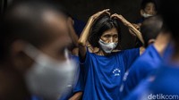 Usai mengikuti vaksinasi para warga binaan juga diberi obat paracetamol untuk mengantisipasi demam.