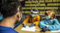 Di sana, penyandang disabilitas disebutkan menjadi kelompok yang ada di prioritas tahap II jika negara tempatnya tinggal memiliki ketersediaan vaksin yang terbatas (11-20 persen dari populasi nasional).